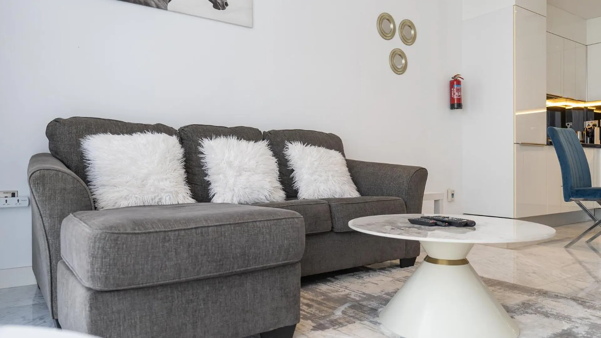 Chic 1Bedroom Apartment Perfect Blend Of Style And Comfort Dubai