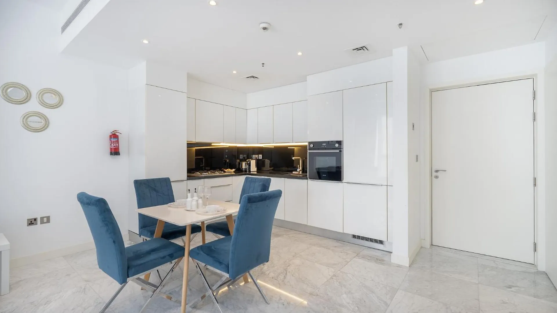 Chic 1Bedroom Apartment Perfect Blend Of Style And Comfort Dubai