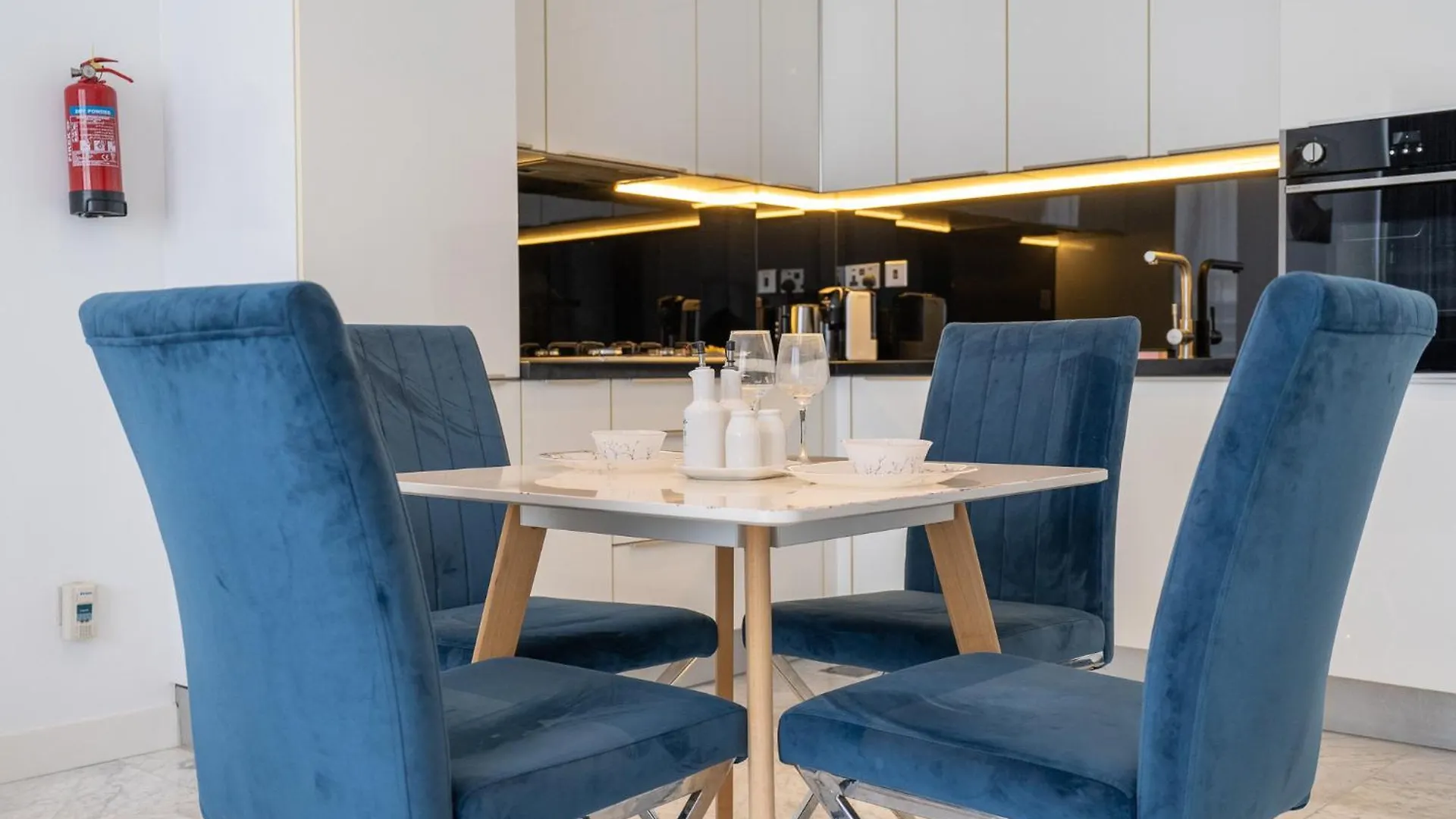Chic 1Bedroom Apartment Perfect Blend Of Style And Comfort Dubai United Arab Emirates